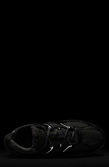 V5 RNR Sneaker