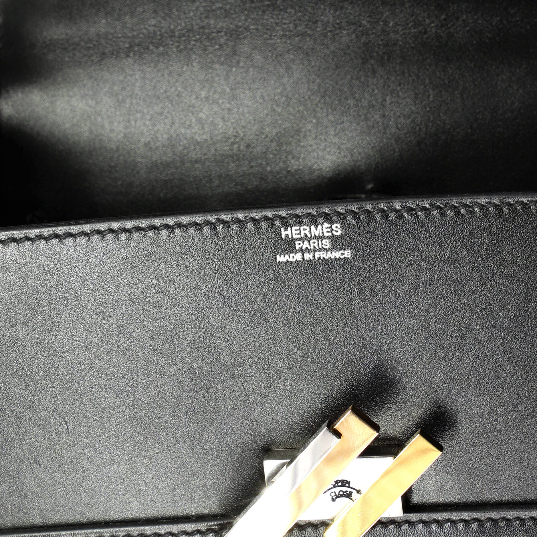 Pre-Owned Hermes Cinhetic Top Handle Bag Villandry Calfskin, Alternate, color, Noir