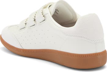 Mabell Low Top Sneaker