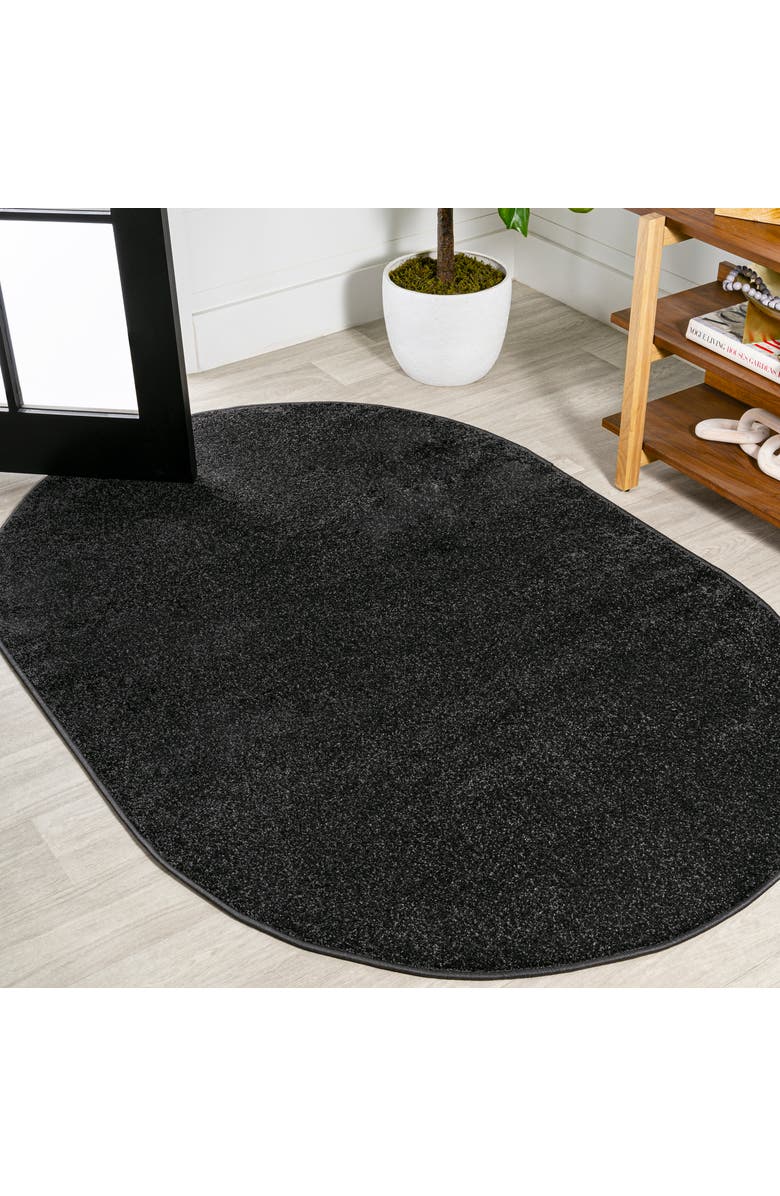 JONATHAN Y Haze Solid Low-Pile Oval Area Rug, Main, color, Onyx-Black