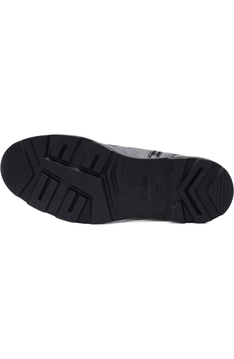 A. Veer Dwayne Chelsea, Alternate, color, Black