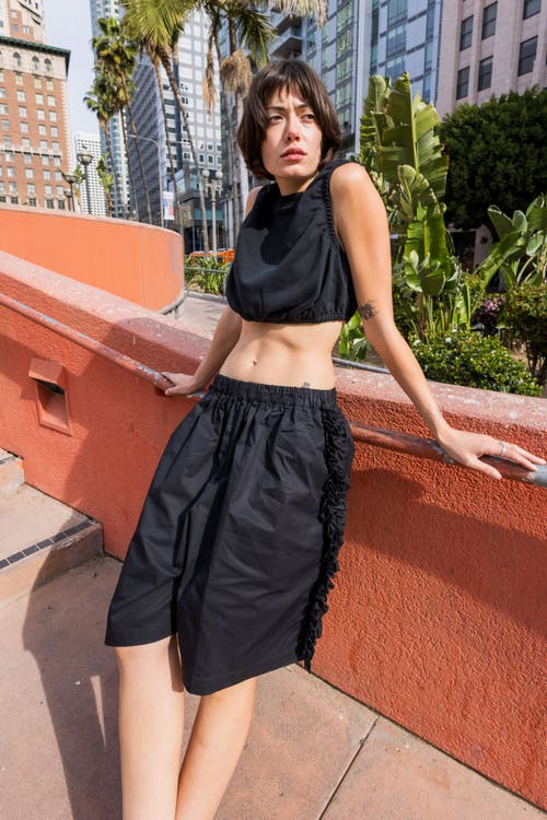 Toit Volant Adele Ruffle Shorts In Black