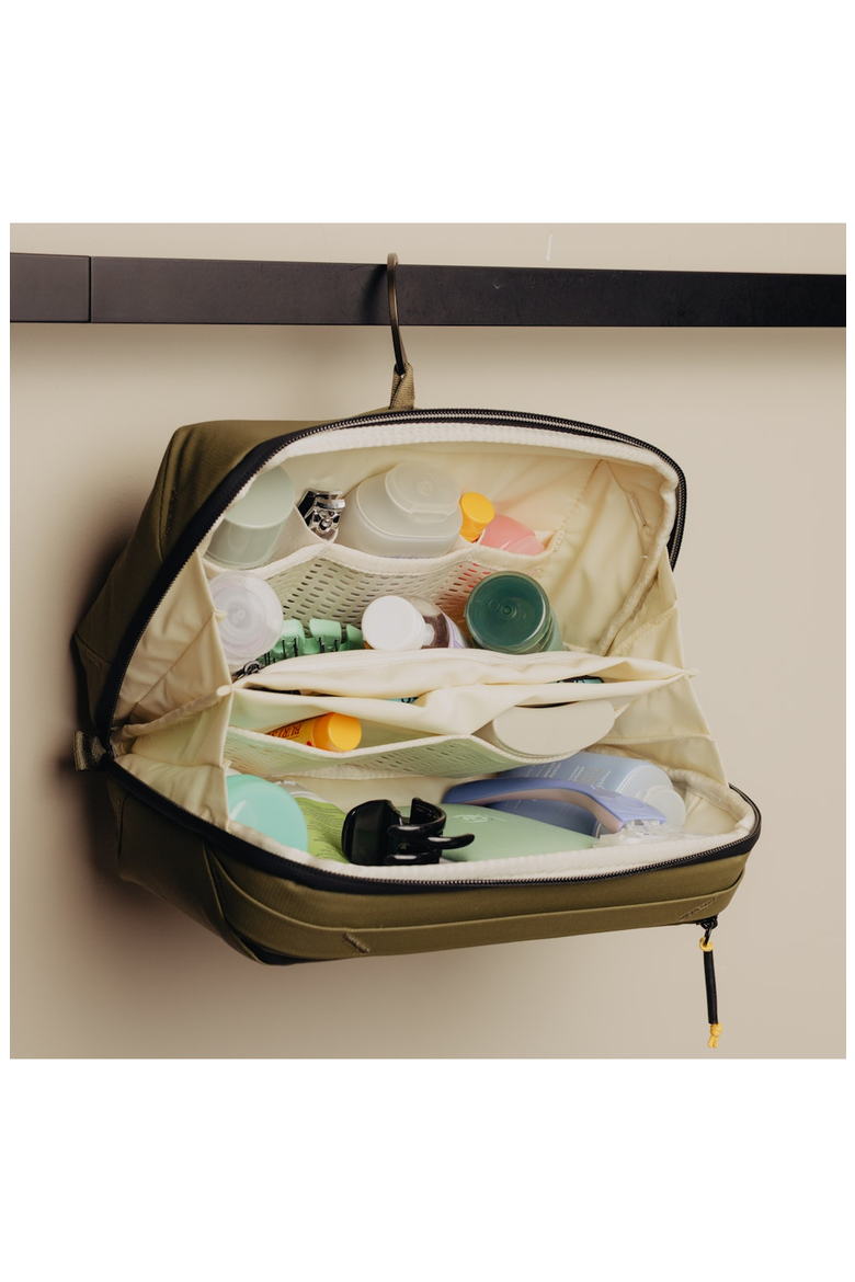 Wash Pouch, Alternate, color, Kelp