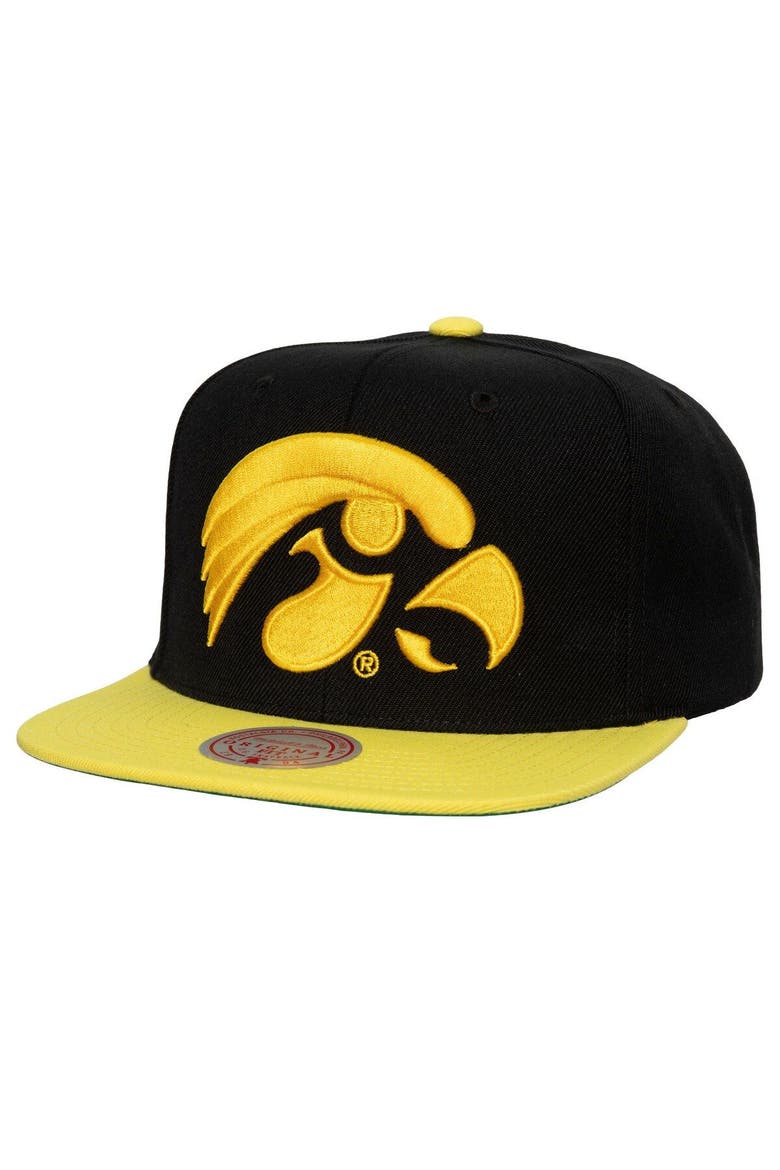 Men's Mitchell & Ness Black/Gold Iowa Hawkeyes 2-Tone 2.0 Snapback Hat, Main, color, Black