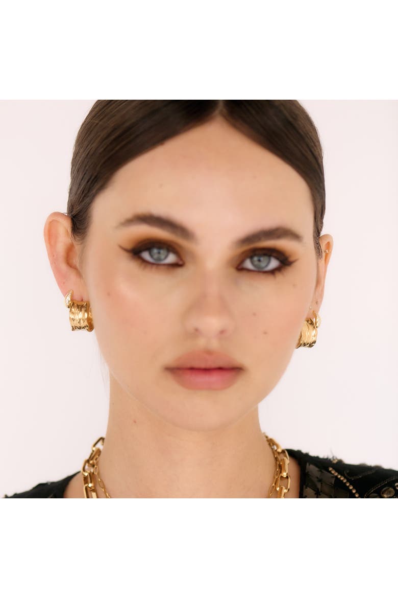 Hailey Hoops, Main, color, Gold