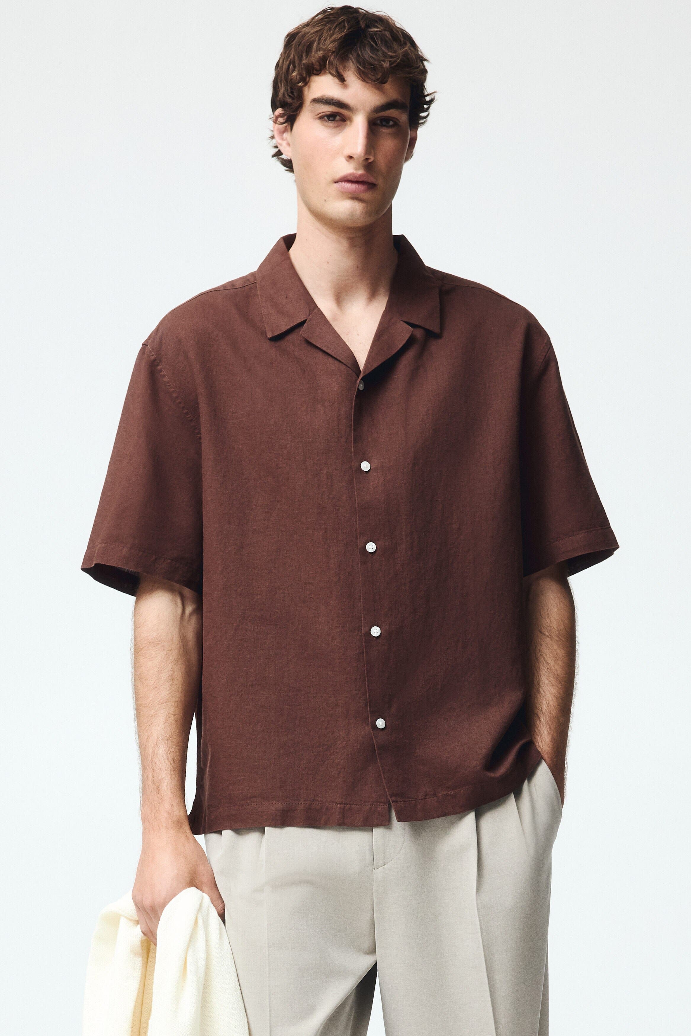 Relaxed-fit linen-blend resort shirt - image 5