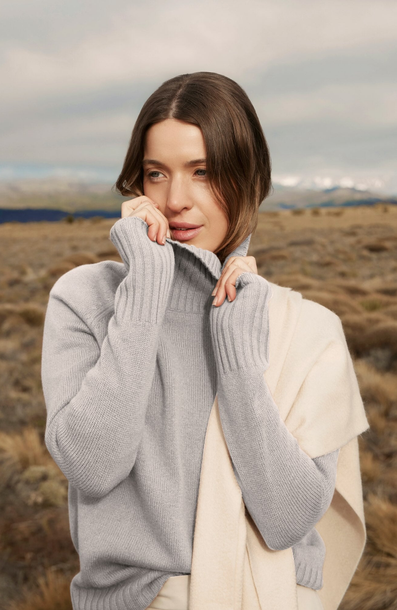 Italic Emma Cashmere Relaxed Turtleneck Sweater, Alternate, color, Heather Gray