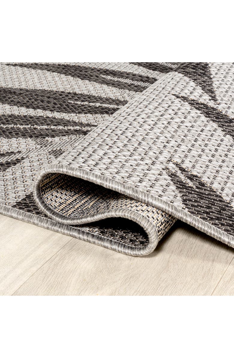 JONATHAN Y Havana Tropical Palm Leaf Indoor/Outdoor Area Rug, Alternate, color, Gray/Black