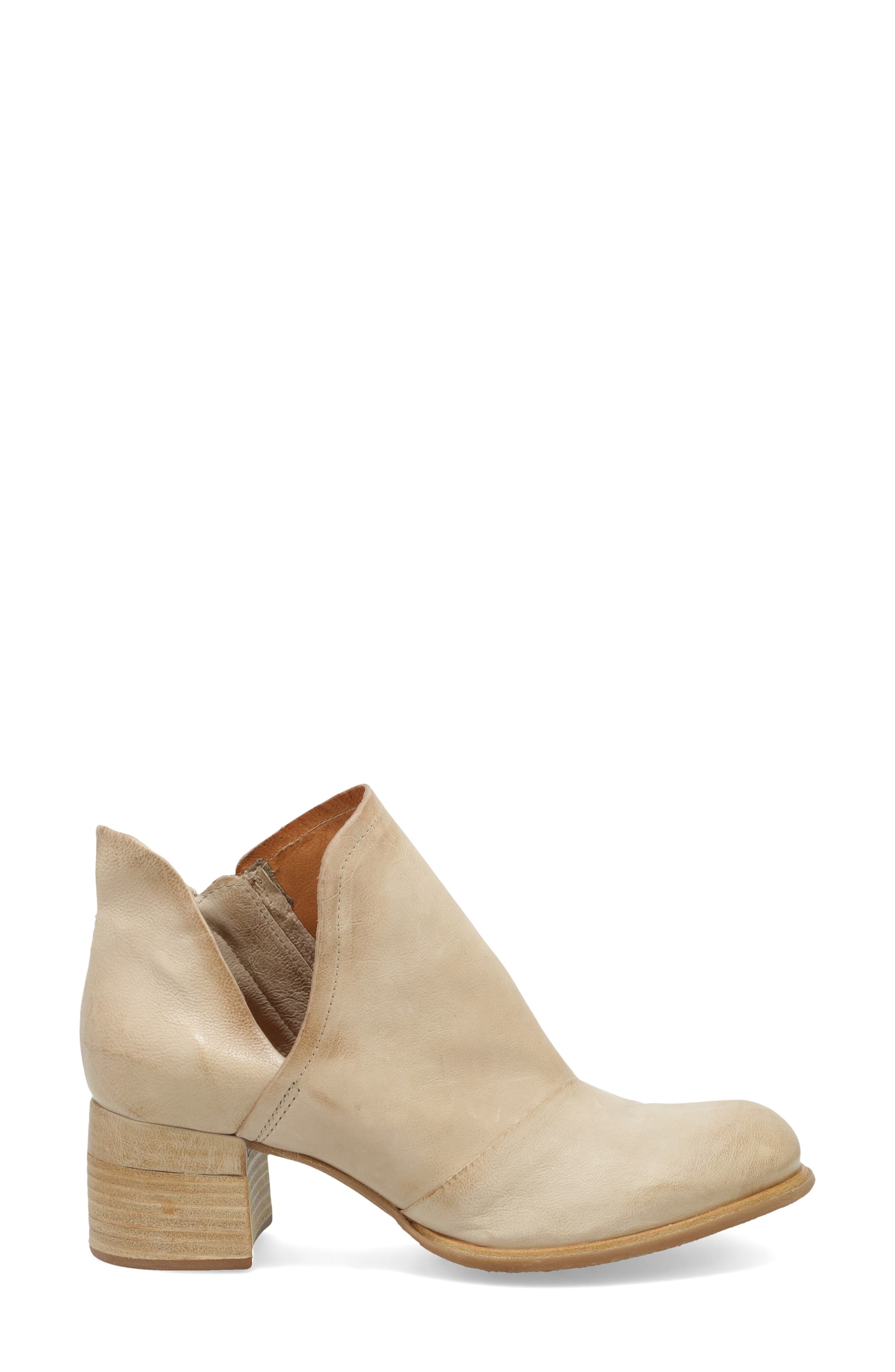 A.S.98 Lloyd Bootie, Alternate, color, 