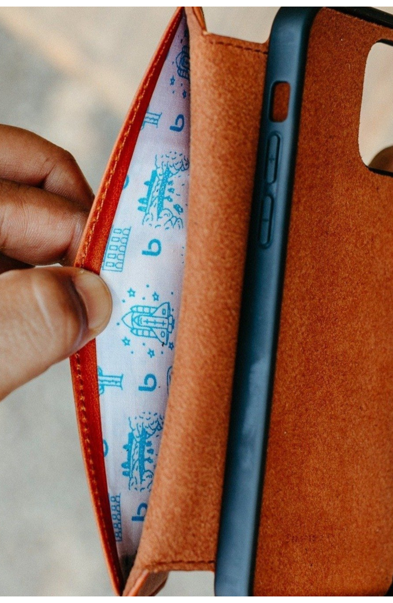 Bluebonnet The Executive Leather iPhone 17 Pro Folio Case, Alternate, color, Tuscan Tan