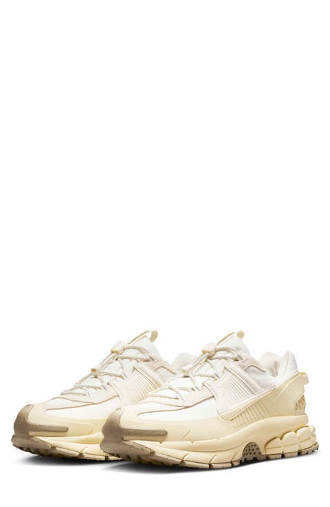 Zoom Vomero Roam Winterized Sneaker (Men)