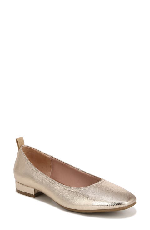 Cameo Flat - Wide Width Available (Women)