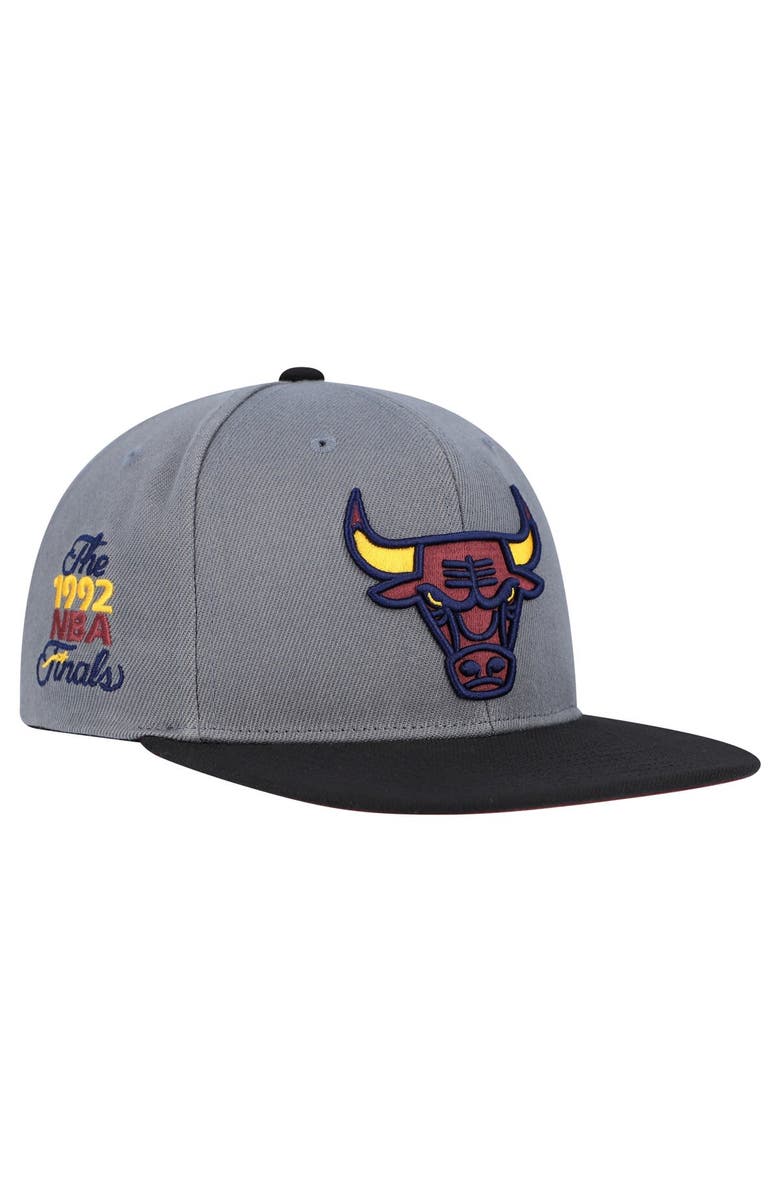 Mitchell & Ness Men's Mitchell & Ness Gray/Black Chicago Bulls Core Snapback Hat, Alternate, color, 