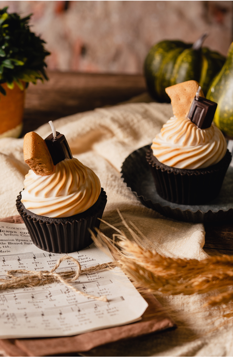 Southlake gifts S'more Cupcake Candle, Alternate, color, Dark Brown / Tan
