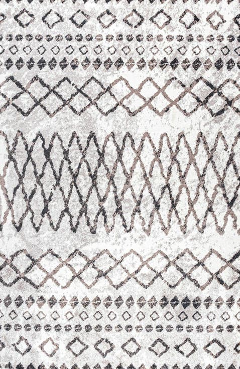 Aksil Moroccan Diamond Area Rug