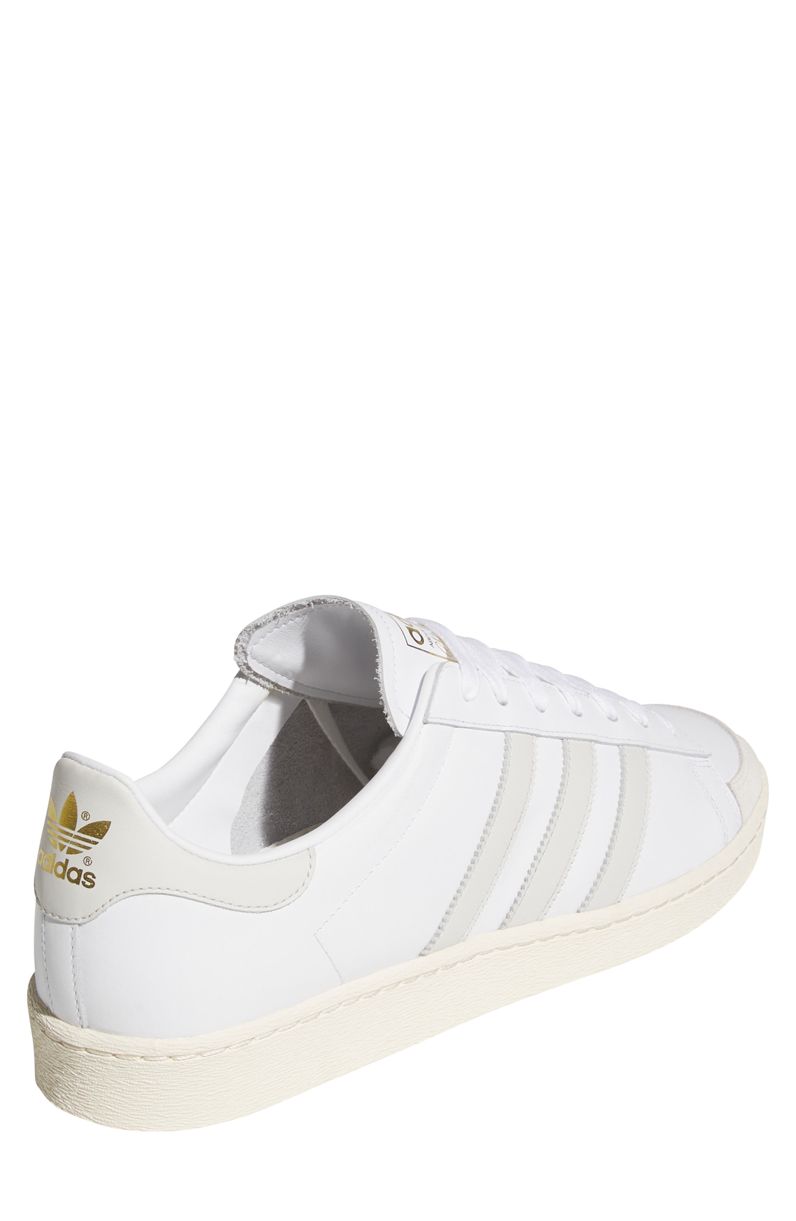 adidas Gender Inclusive Jabbar Low Basketball Sneaker, Alternate, color, White/ Orbit Grey/ Cream White