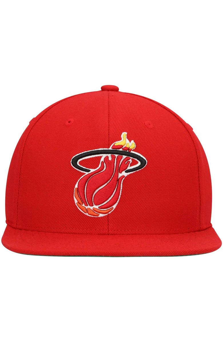 Mitchell & Ness Men's Mitchell & Ness Red Miami Heat Hardwood Classics Team Ground 2.0 Snapback Hat, Alternate, color, Red