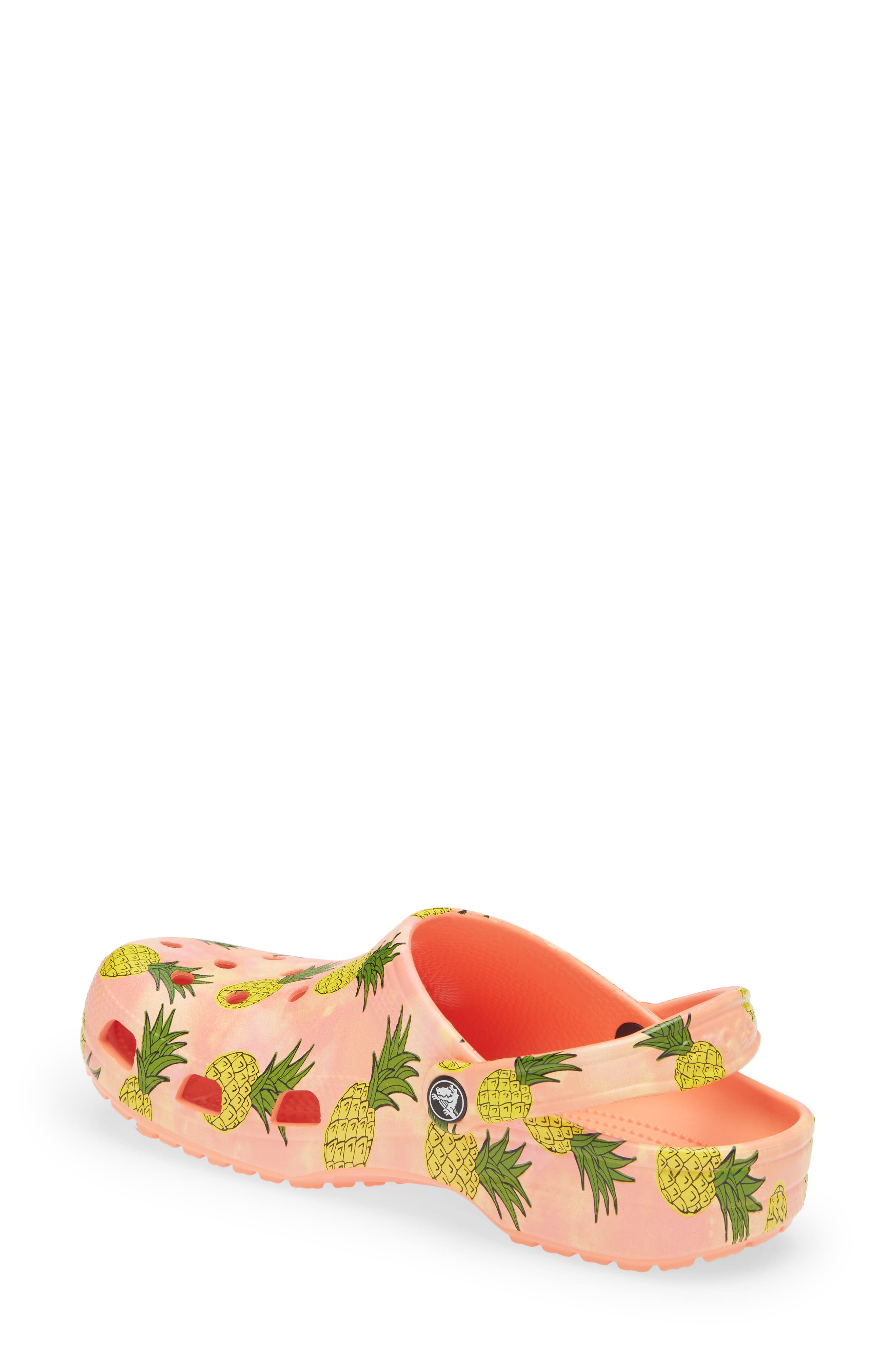 CROCS Classic Retro Resort Clog, Alternate, color, 