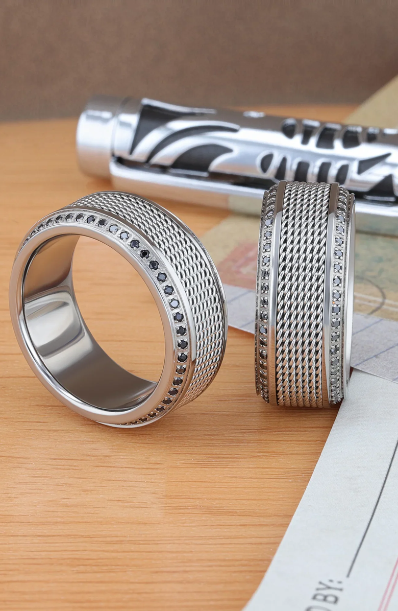 Larson Jewelers Gauntlet Steel Chain Titanium Wedding Ring, Alternate, color, Silver / Black Diamonds