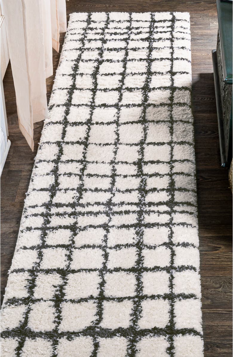 JONATHAN Y Arenal Geometric Grid Shag Area Rug, Alternate, color, White/Gray