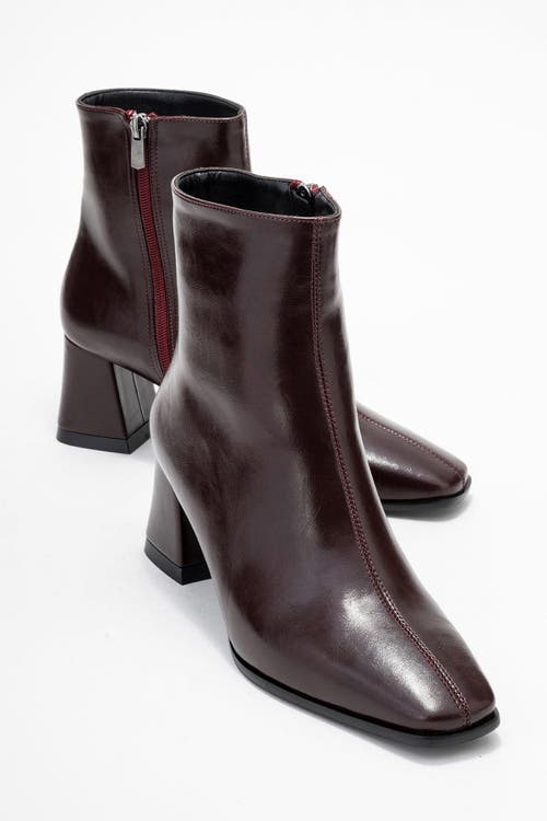 Prologue Shoes Arven Block Heel Boot In Burgundy