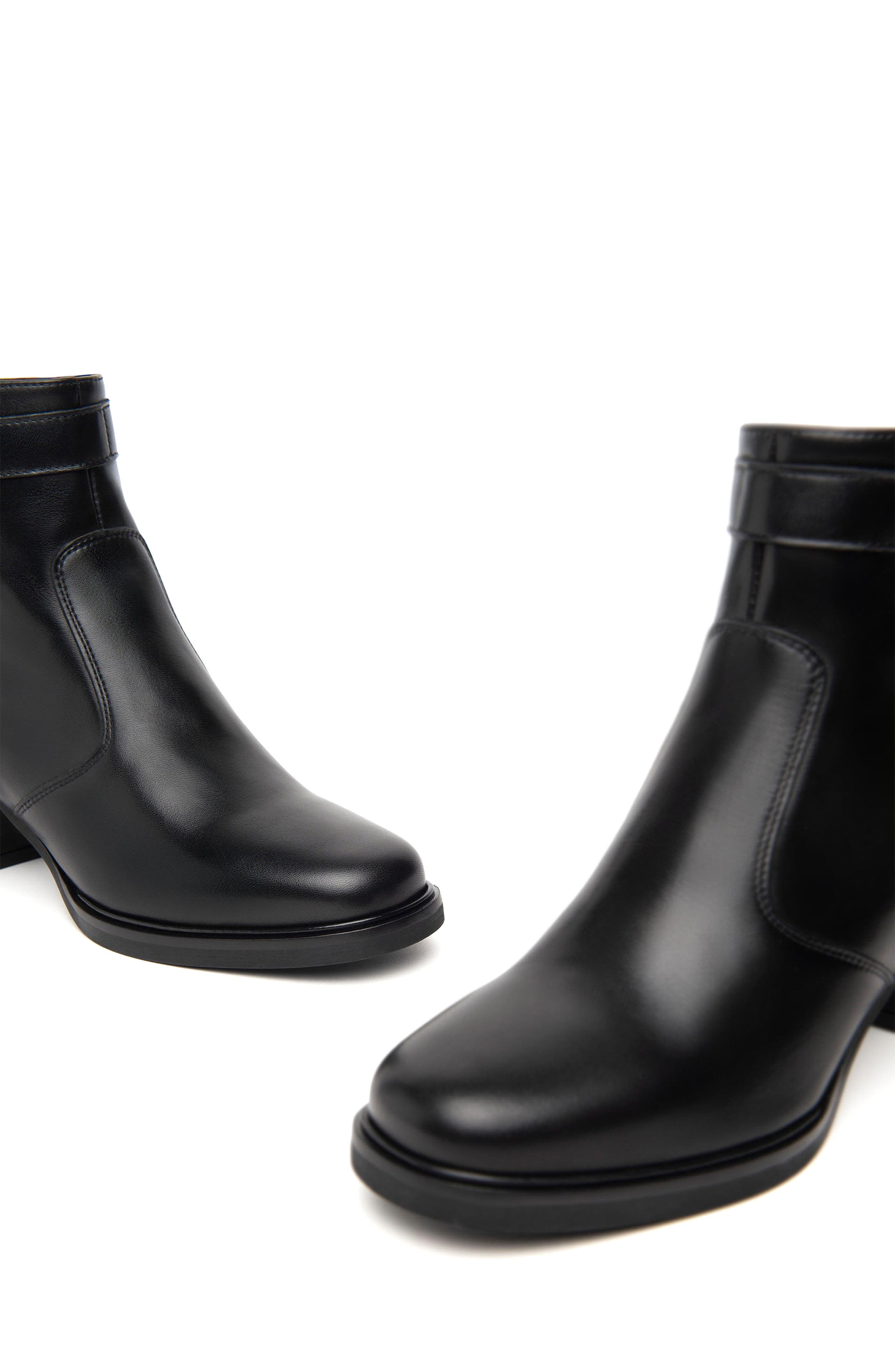 NeroGiardini Block Heel Bootie, Alternate, color, Black