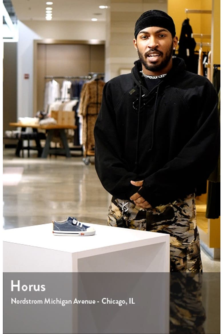 Stevie II Sneaker video