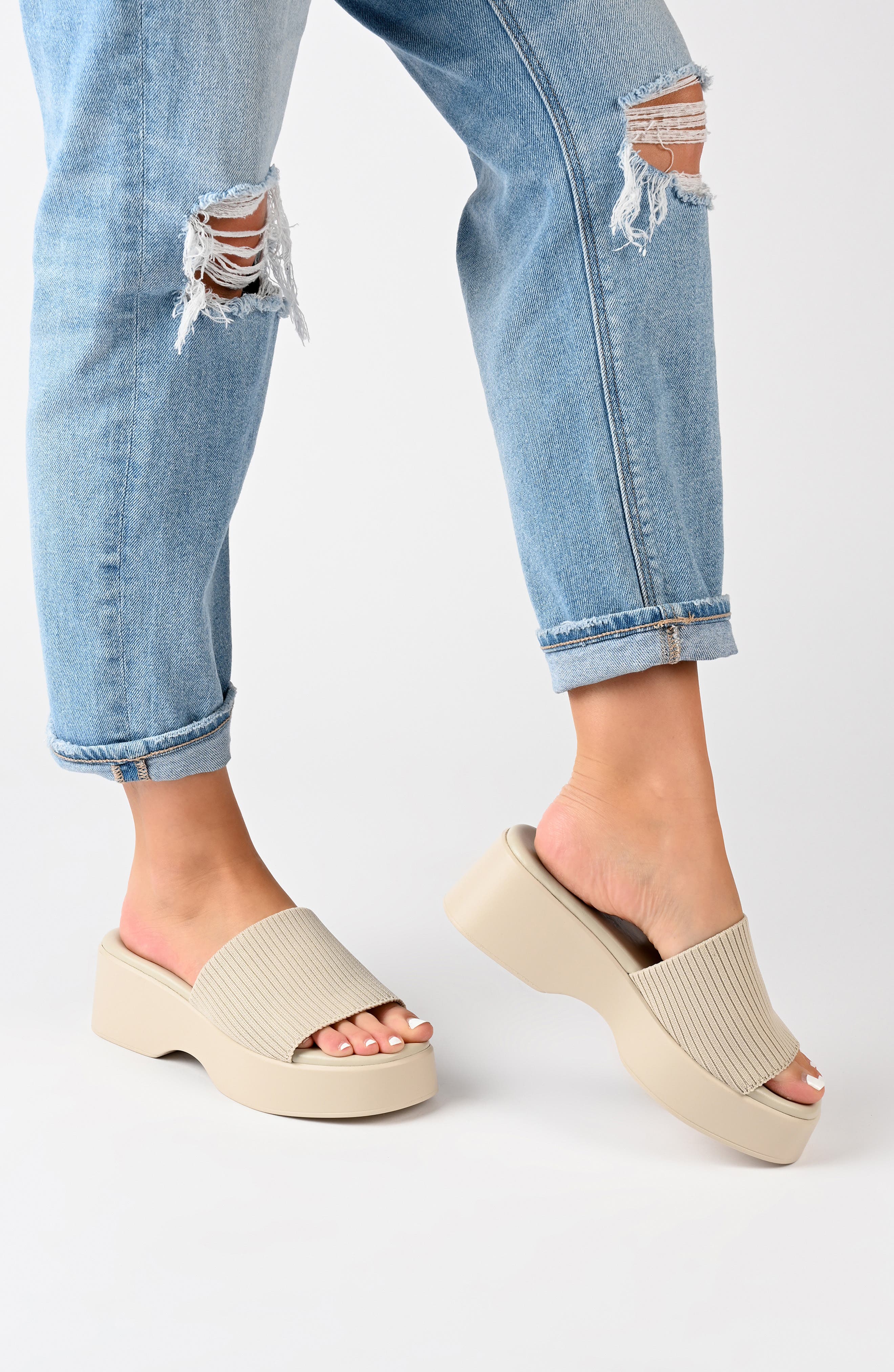 Journee Collection Emani Sandal, Alternate, color, Tan