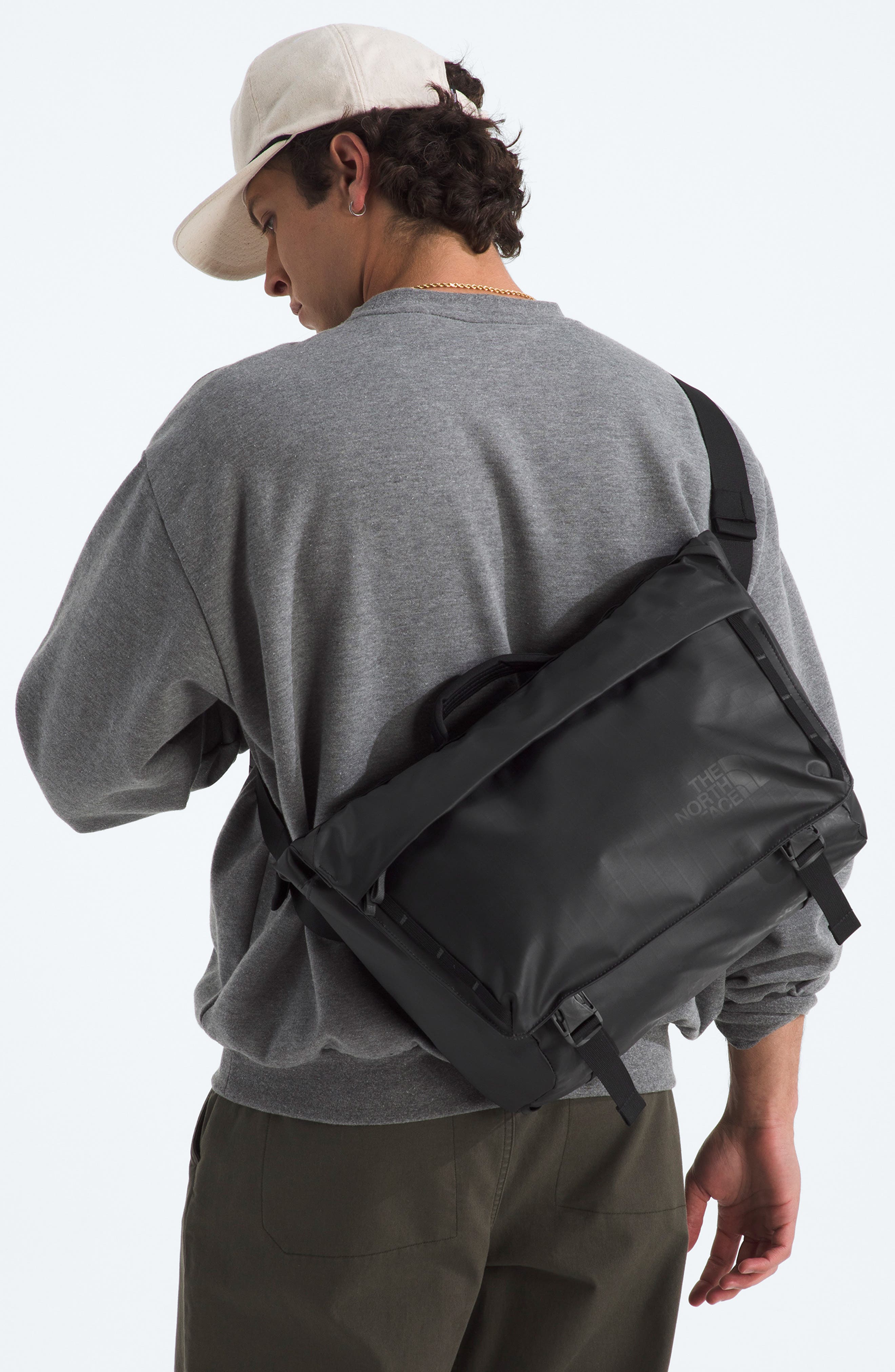 The North Face Base Camp Voyager Water Repellent Messenger Bag, Alternate, color, 