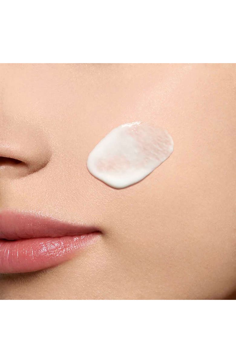 Clarins Bright Plus Dark Spot & Vitamin C Milky Essence, Normal to Dry Skin, Alternate, color, 