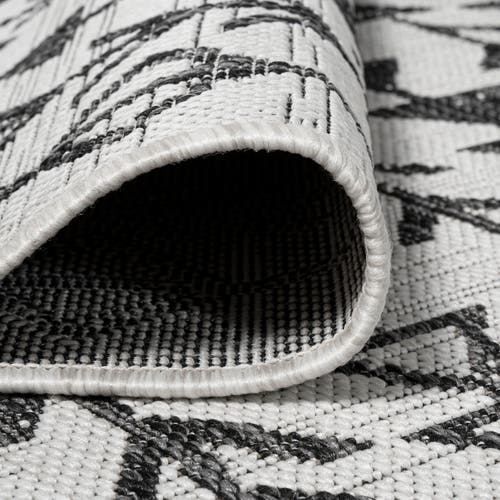 Jonathan Y Tokay Bohemian Geometric Indoor/outdoor Area Rug In Ivory/black