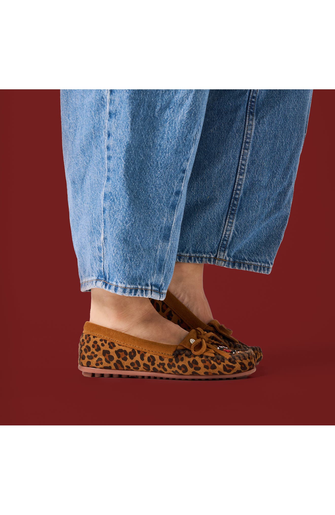 Thunderbird Animikii Moccasin Slipper, Alternate, color, TAN LEOPARD PRINT