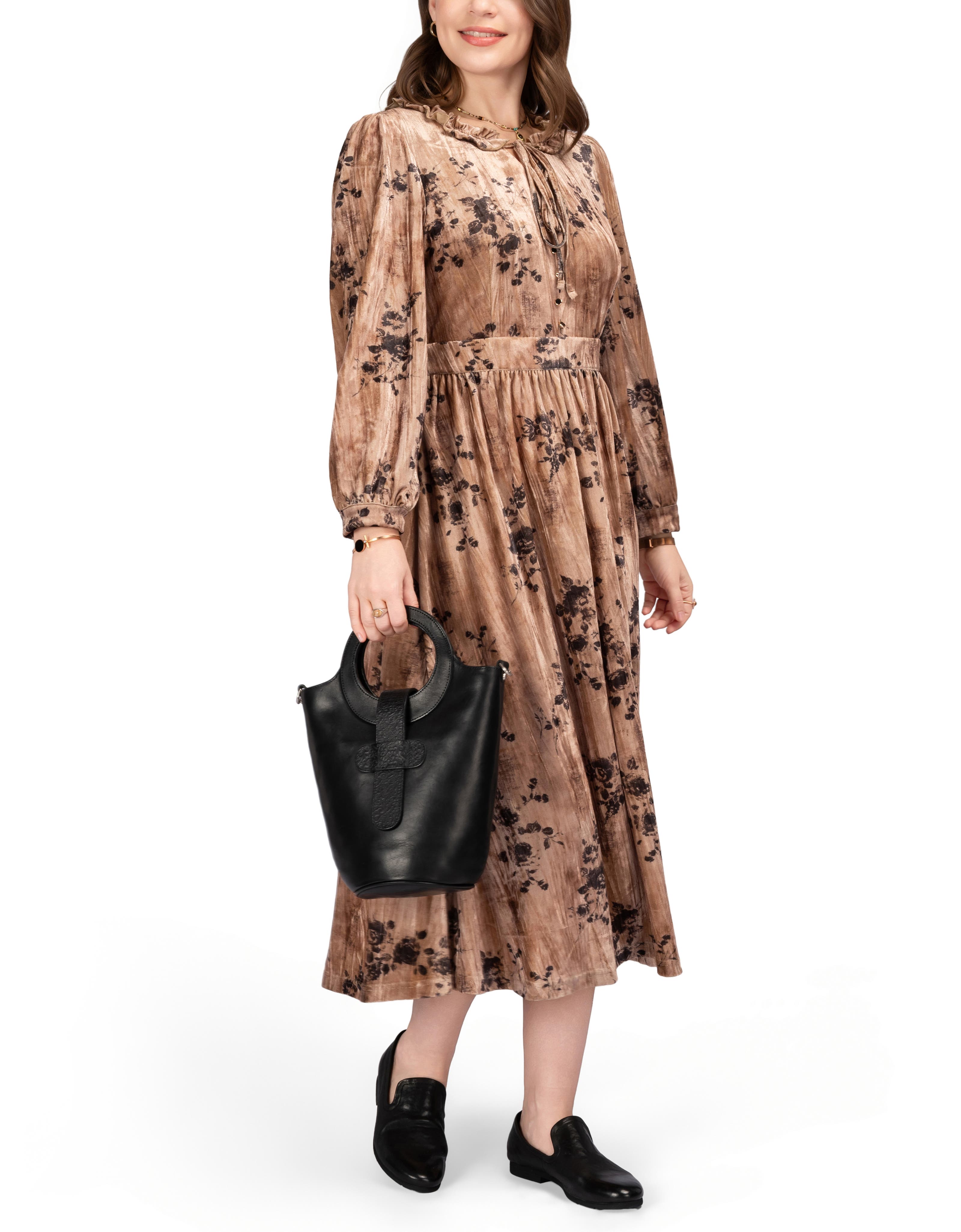 OLD TREND Lily Genuine Leather Structured Everyday Bucket Crossbody, Alternate, color, Black