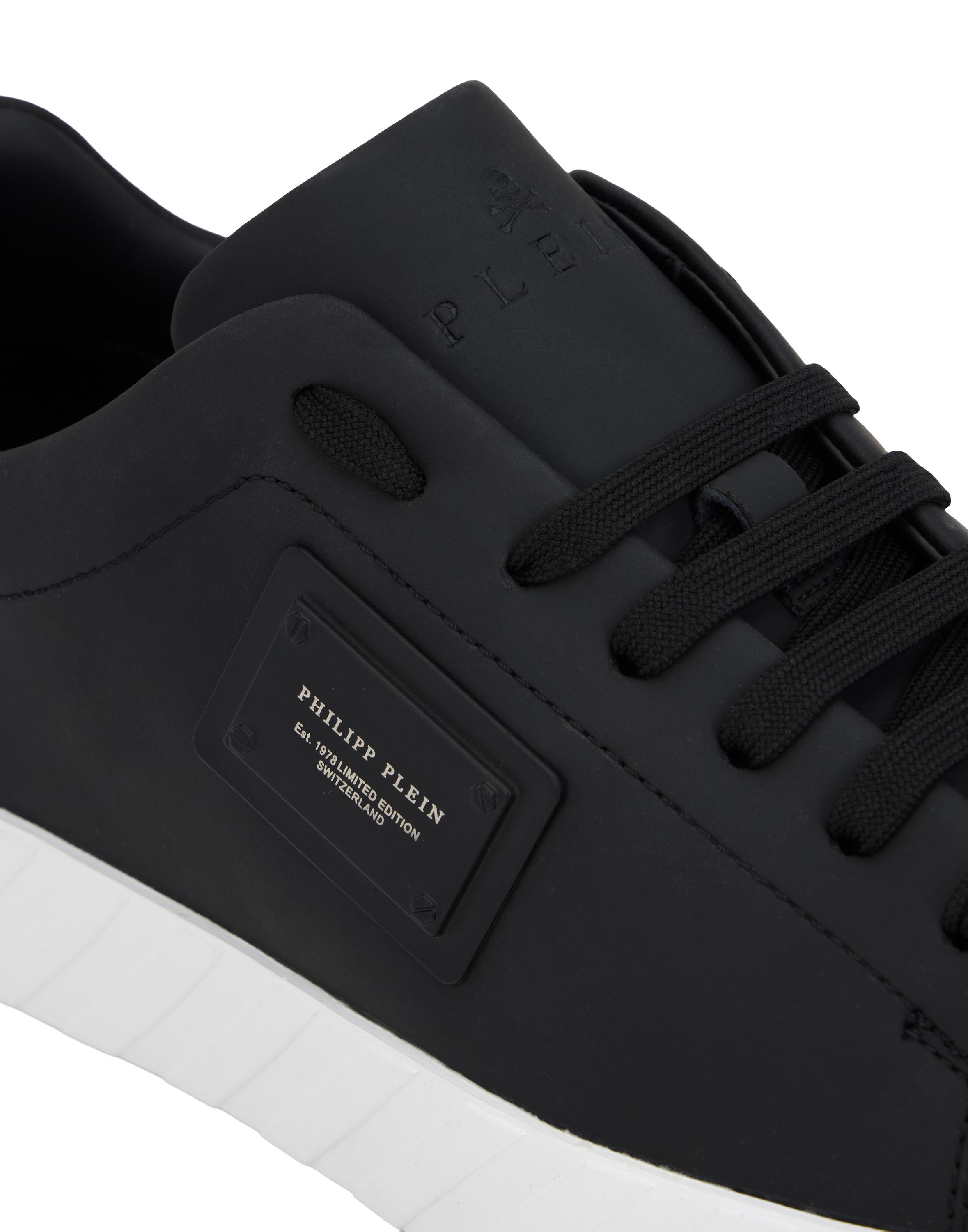 Lo-Top Sneakers Placca Unisex, Alternate, color, black