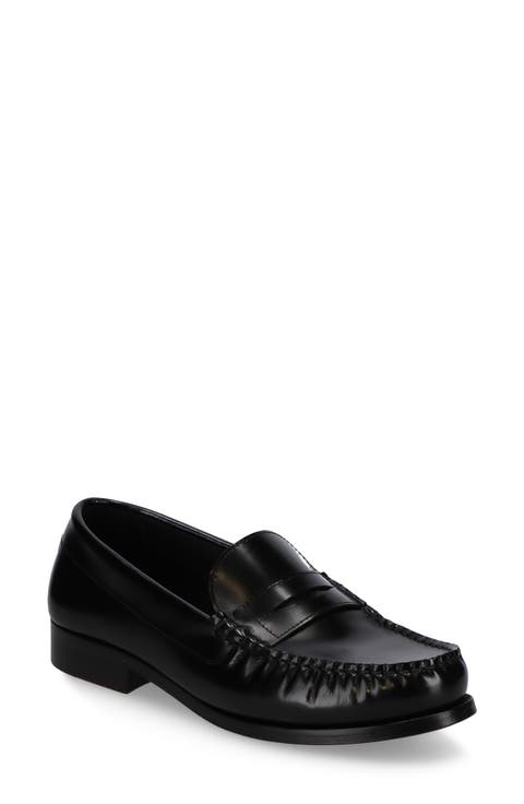 <p>Rivet Leather Loafer (Women)</p>