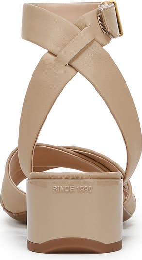 Noel Sandal