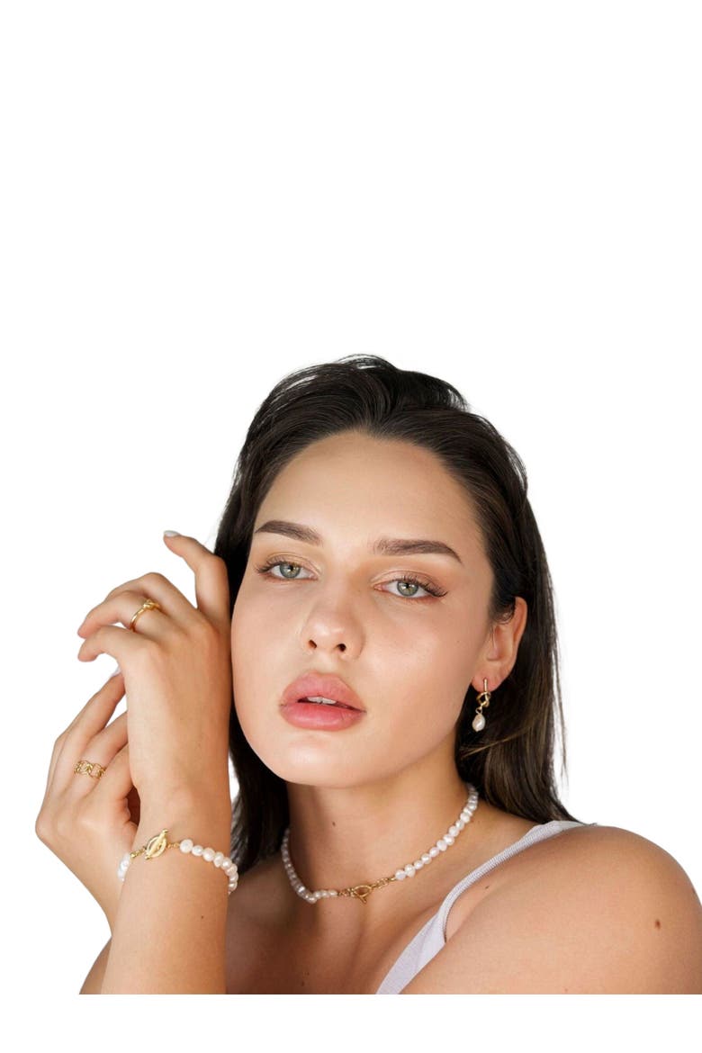 Sophisticated Baroque Freshwater Pearl Bracelet, Alternate, color, White