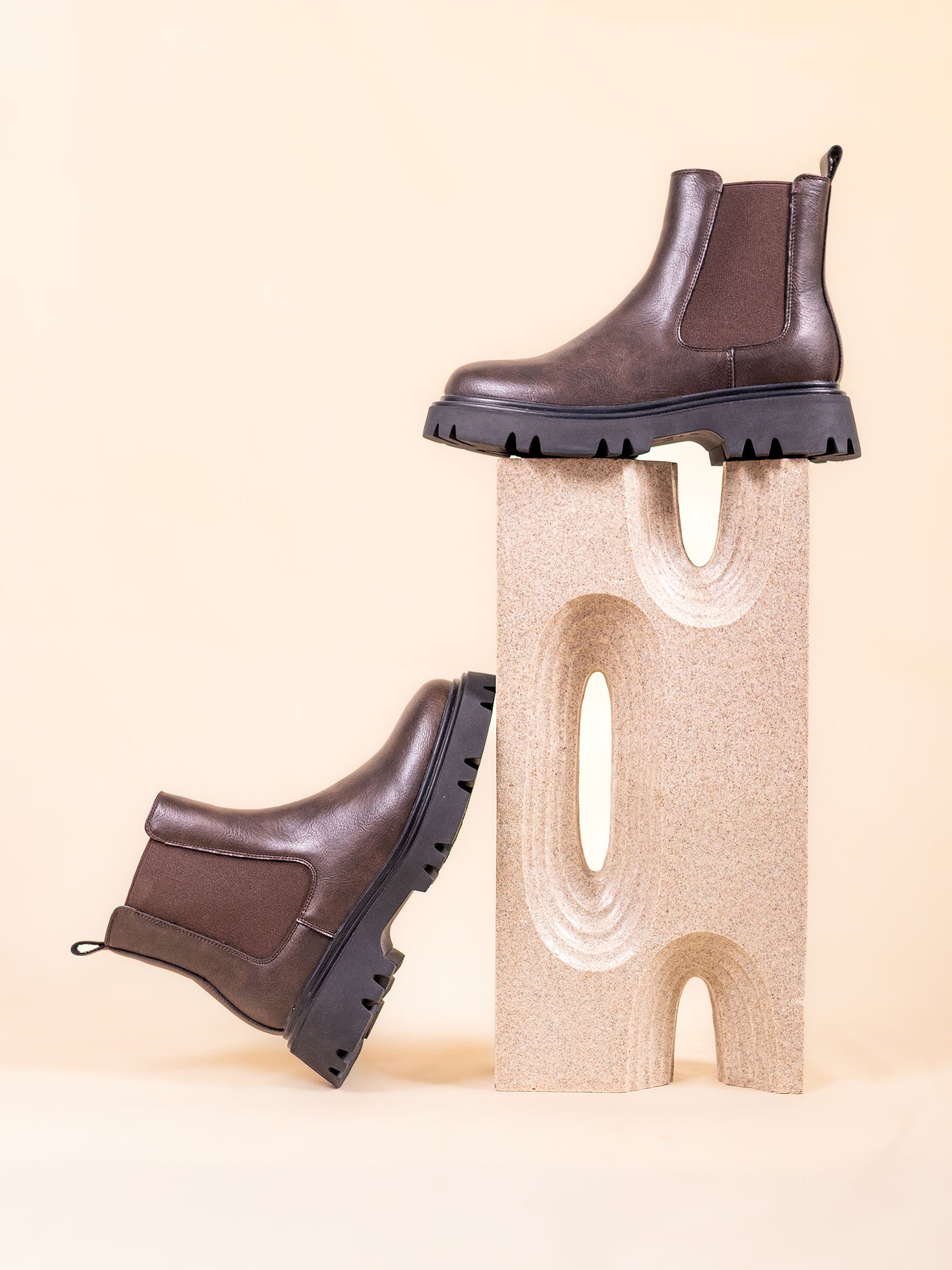 V.GAN LONDON Russ Chelsea Boots, Alternate, color, Brown