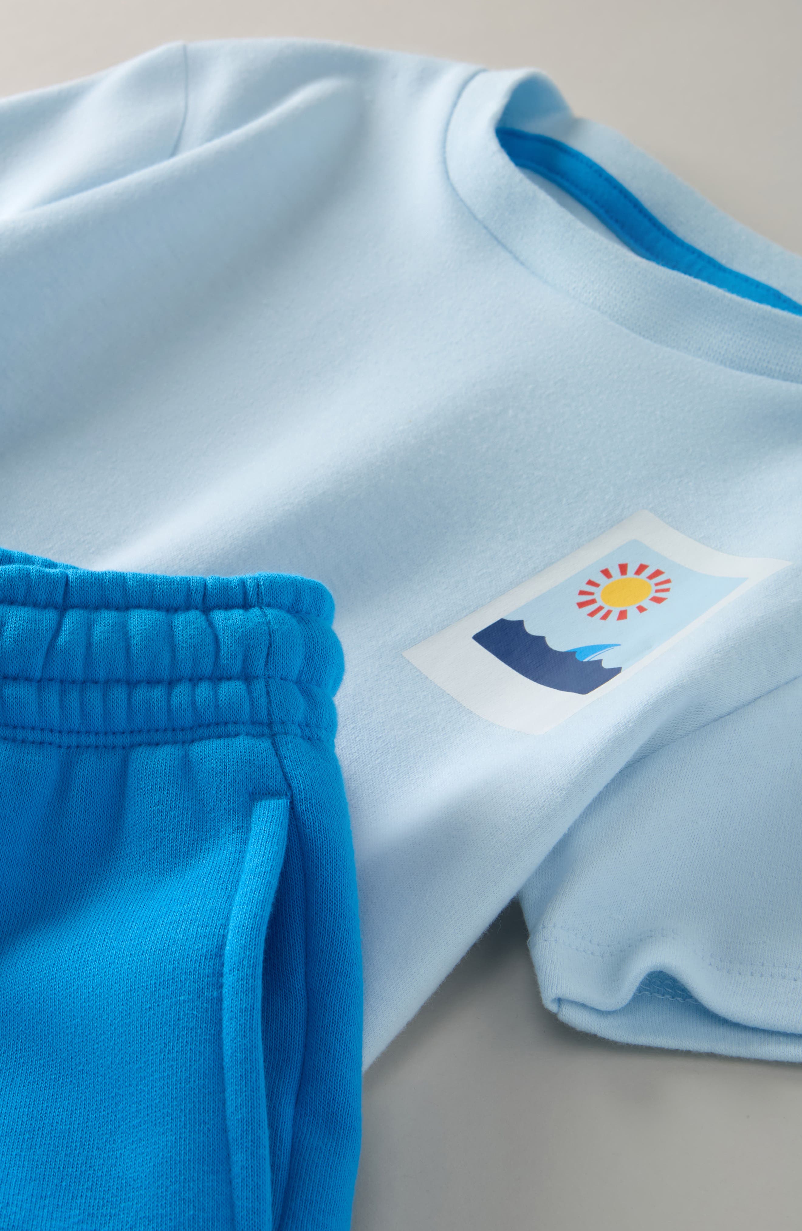 Детские Tucker + Tate Kids' Graphic T-Shirt & Shorts Set — фото 3