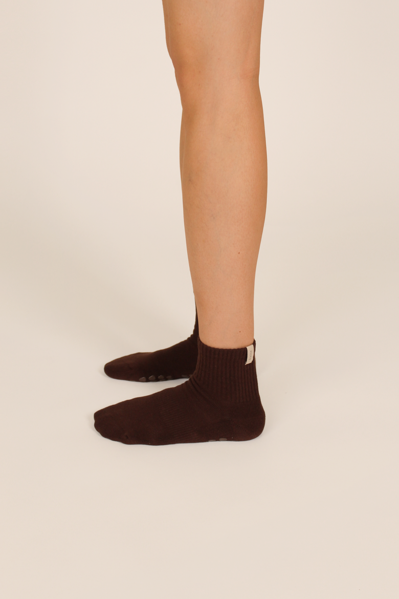 Espresso Quarter Crew Grip Sock, Alternate, color, Espresso