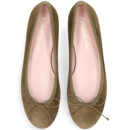 Pretty Ballerinas Round Toe Ballet Flat In Green