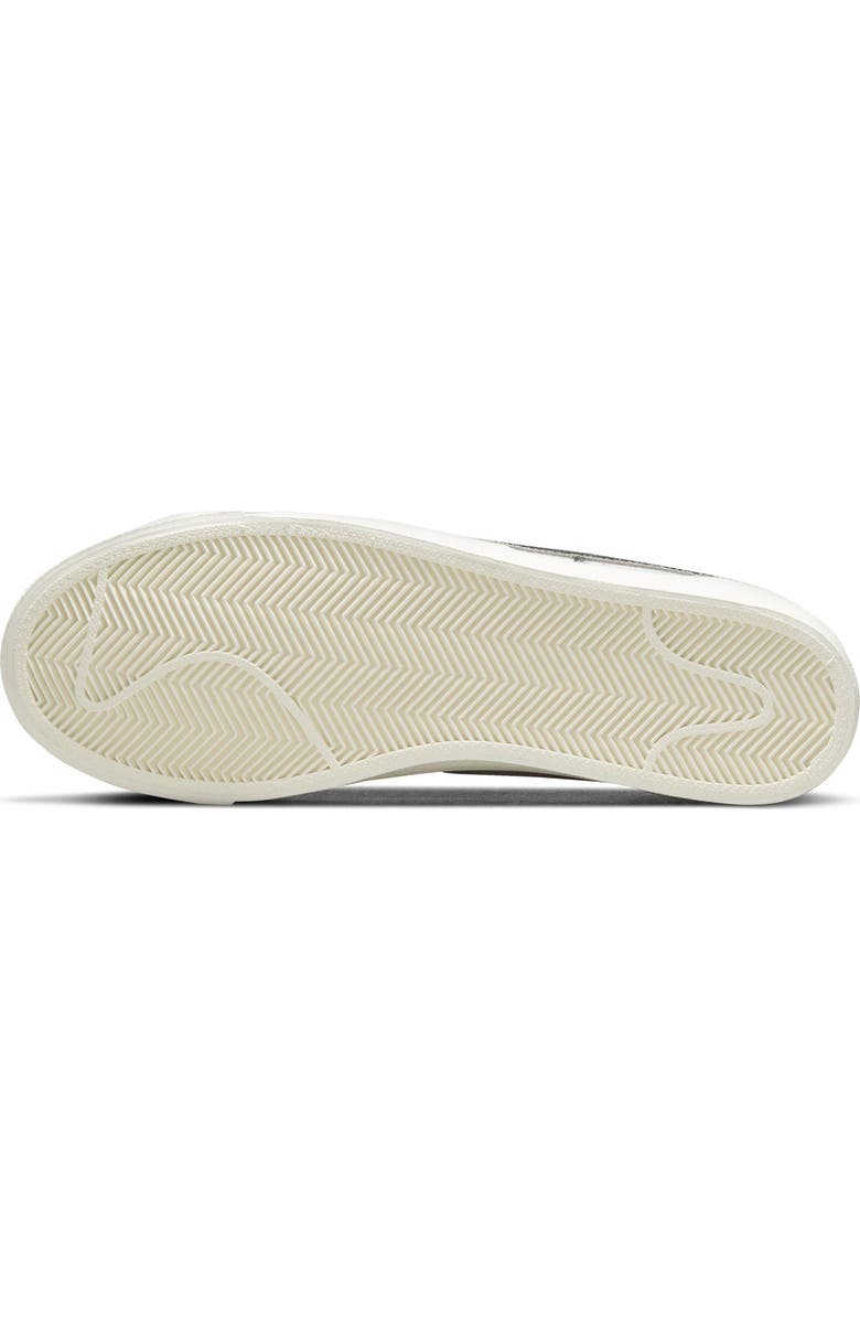 Nike Blazer Low '77 Vintage Sneaker, Alternate, color,