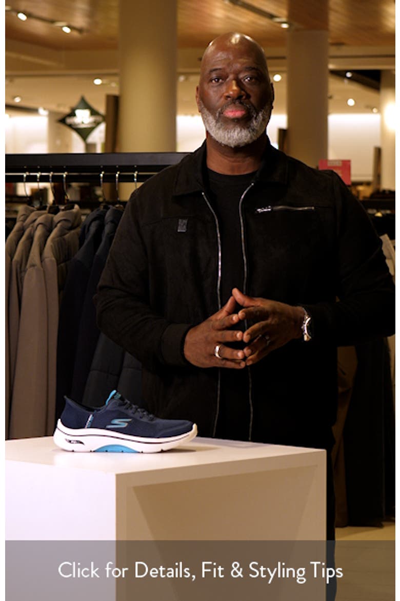 Go Walk Arch Fit 2.0 - Valencia Sneaker video