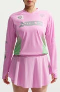Nike Graphic Long Sleeve Performance T-Shirt