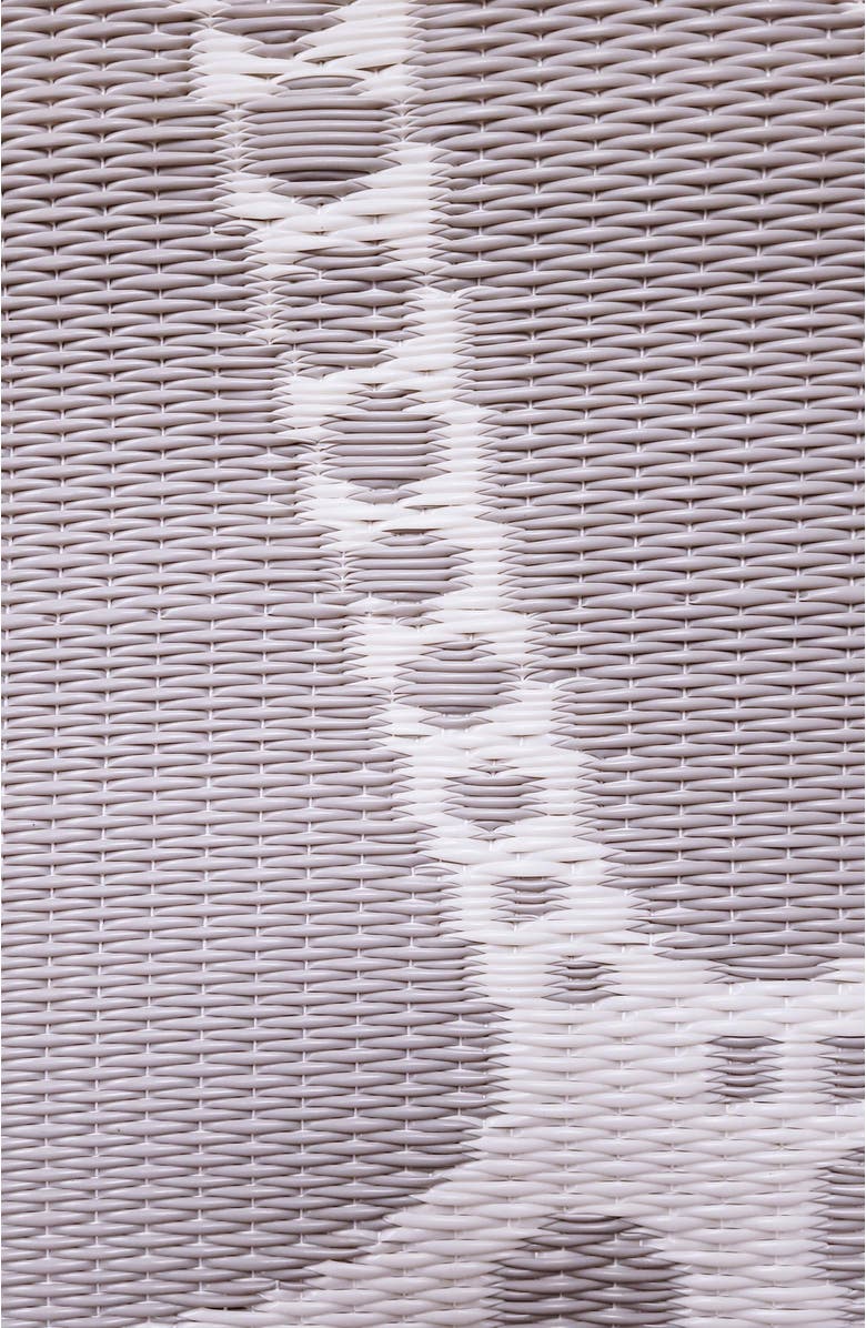 Mad Mats Scallop Stone White, Alternate, color, Grey And White