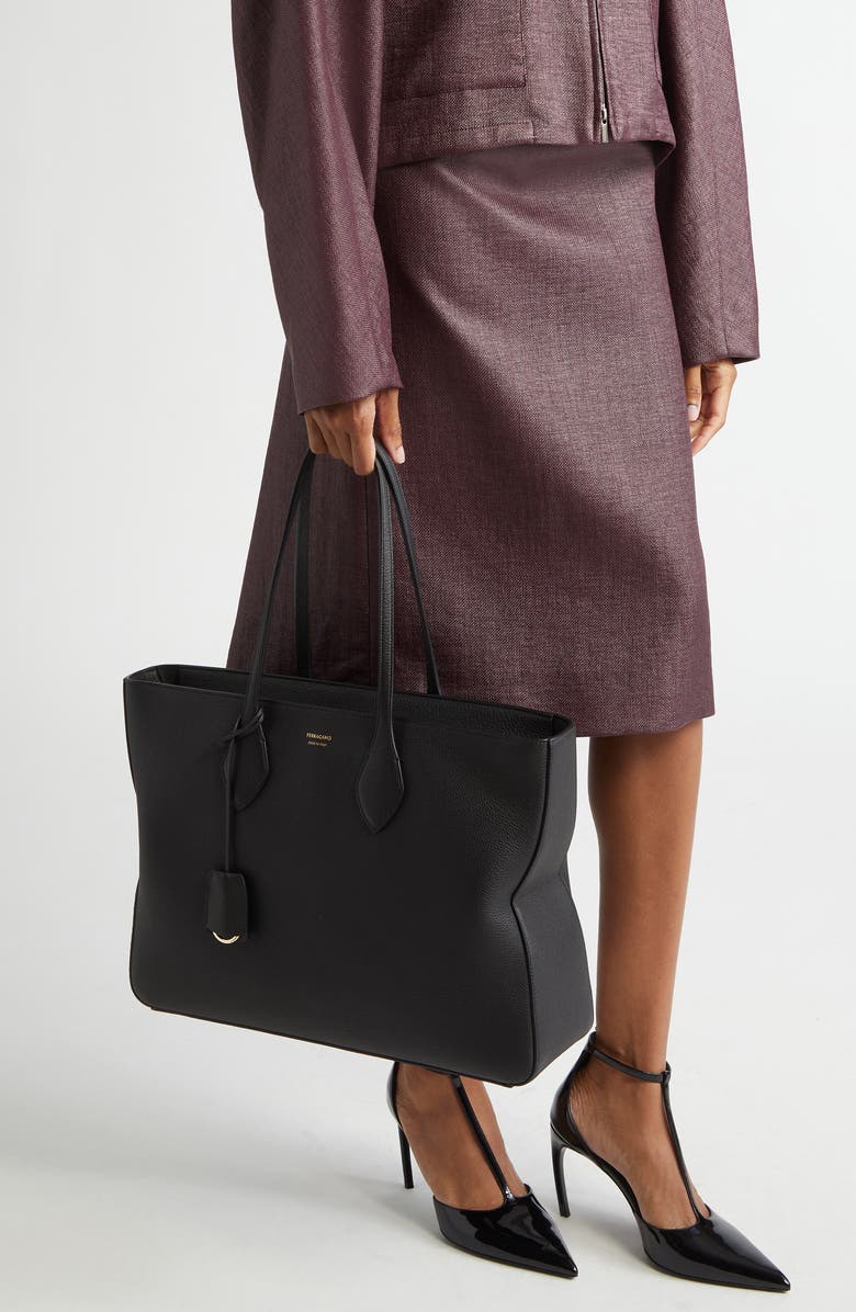 FERRAGAMO Medium Star Leather Tote, Alternate, color, Nero