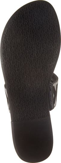 Sadia Sandal