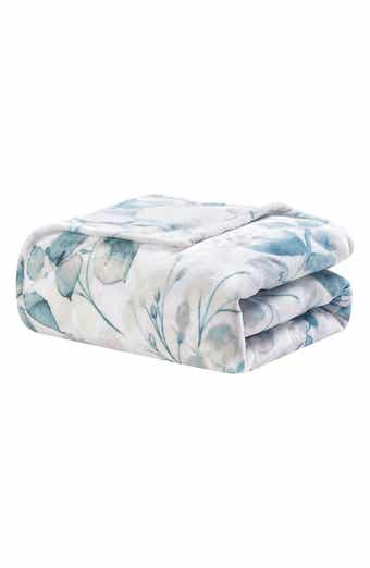 Dempsey Leaf Print Fleece Blanket