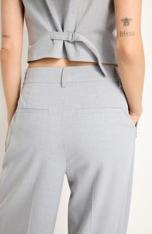Shop Good American Good '90s Suiting Pleated Wide Leg Pants In Heather Grey001