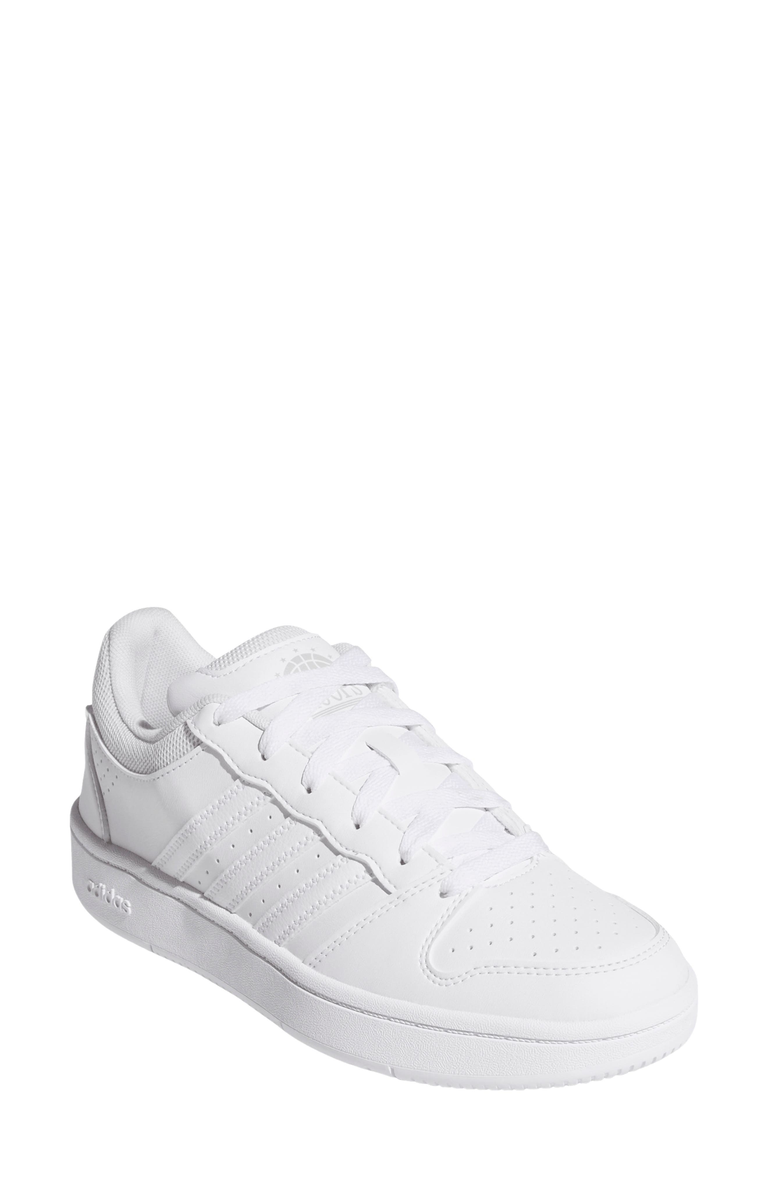 Hoops Classic Low Top Sneaker